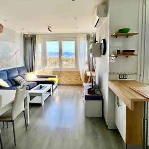 Apartamento Espectacular Junto Al Mar, Con Piscina En, Málaga